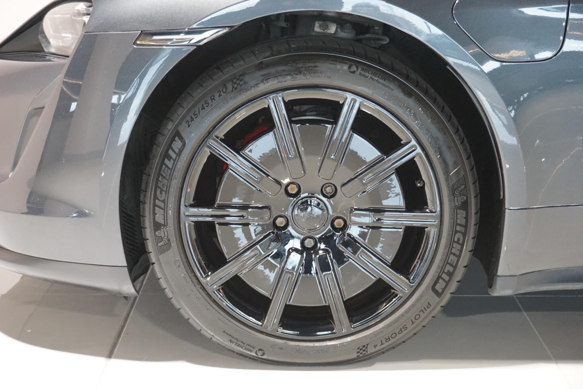 Porsche Taycan Performance Plus 93.4kWh 4S Saloon 4dr Electric Auto 4WD (571 ps)